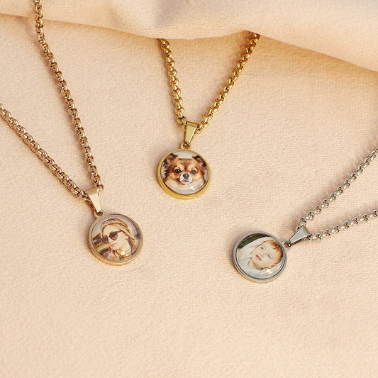 Custom Round Photo Locket Necklace With Engraving-L013
