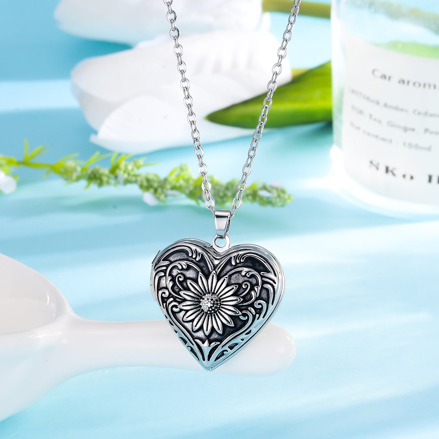 Retro Sunflower Heart-Shaped Photo locket Necklace With Urn-L017